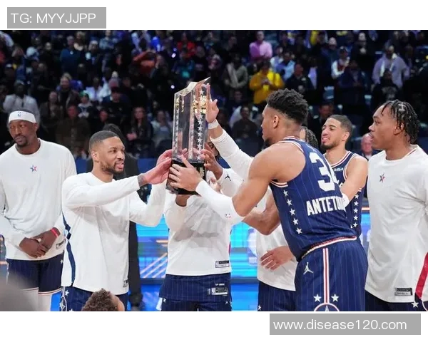 季前赛首战开启乔治恩比德缺阵布伦森唐斯大桥米罗领衔首发阵容