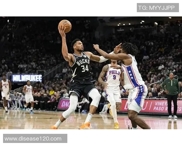 字母哥上半场表现平平11投7中仅得14分2篮板1助攻引发热议