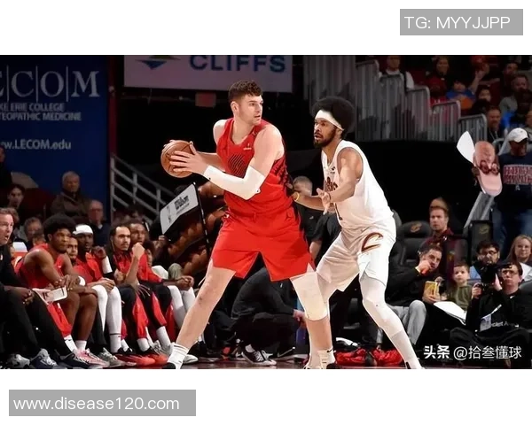 克林根表现出色14投7中砍下18分11篮板4助攻正负值高达16分助球队获胜