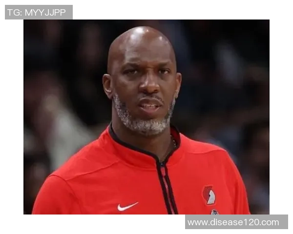 比卢普斯场下表现获高分评价小杨认为他值得8到9分