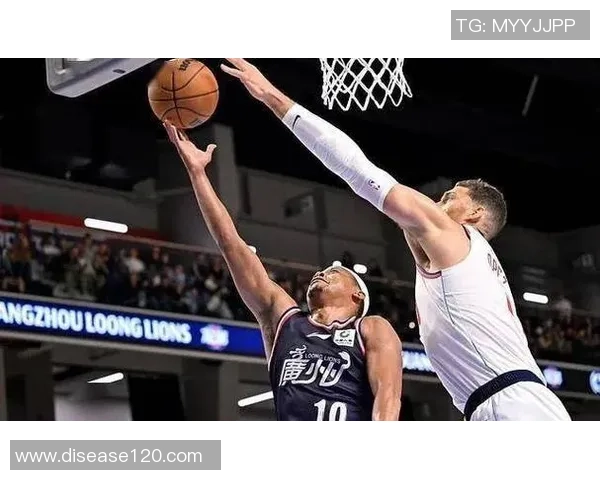 祖巴茨休赛期成功减重八磅身体轻盈力量提升显著